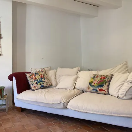 Casa *